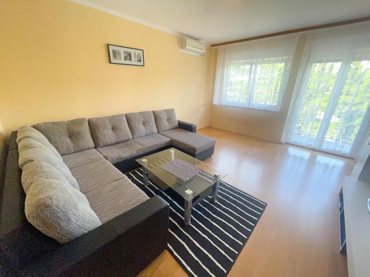 Apartmani Combaj Jadranovo Exterior photo