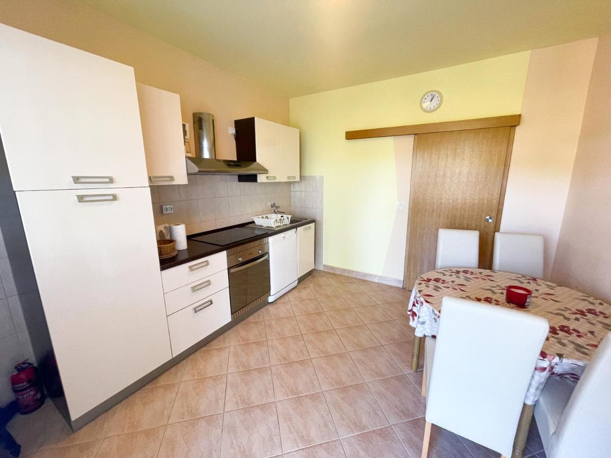 Apartmani Combaj Jadranovo Exterior photo